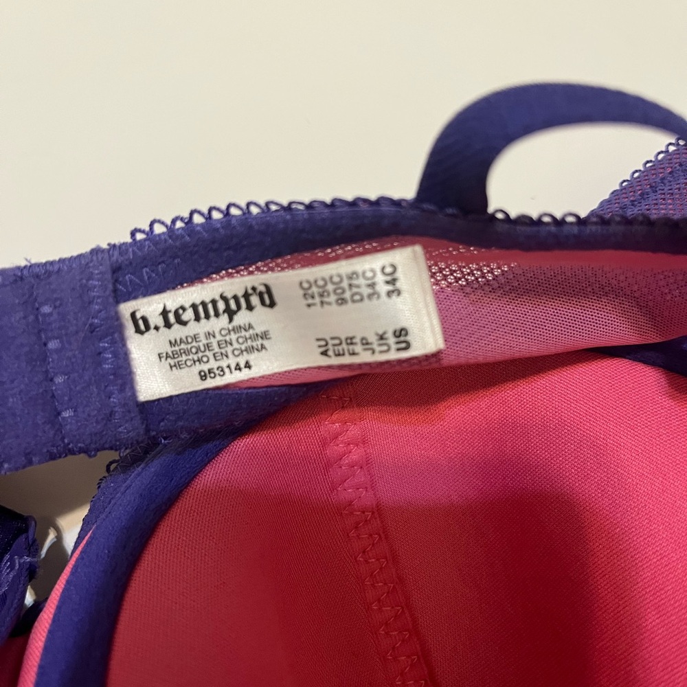 Lace Underwire Bra in Purple and Pink - Picture 5 of 5